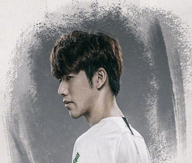 他必须在短 他必须在短