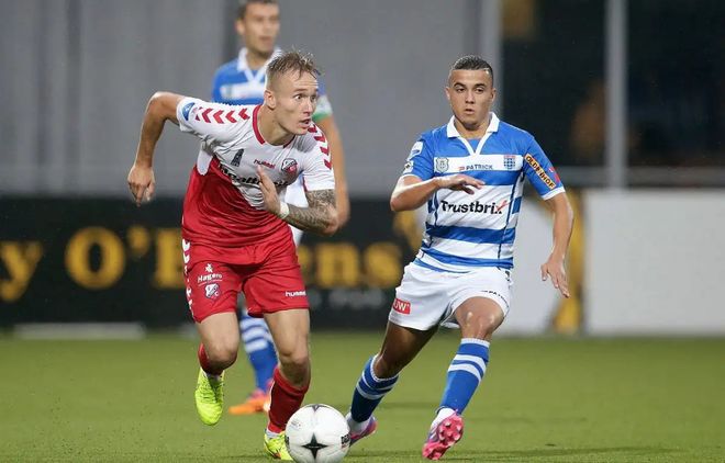 对年轻球员 对年轻球员